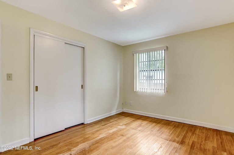 Photo 33 of 48 - 4070 Conga St, Jacksonville, FL 32217