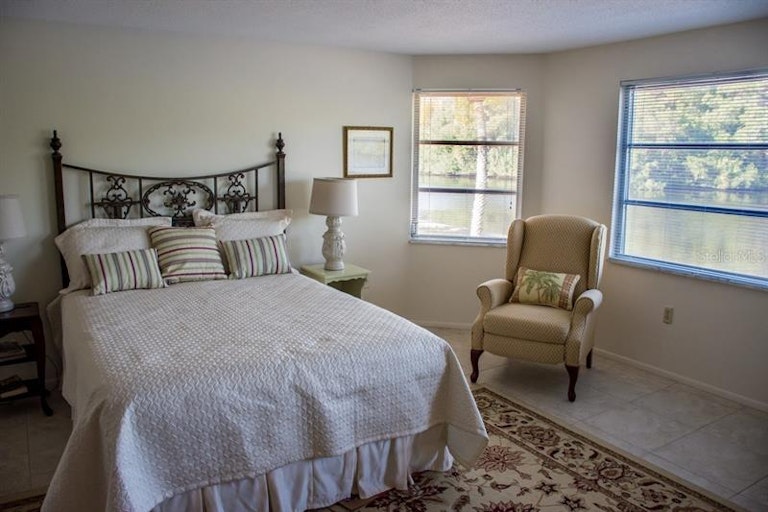 Photo 12 of 21 - 500 Sandlor Dr, Englewood, FL 34223