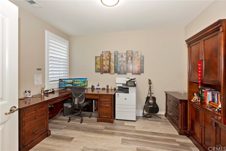 Photo 33 of 50 - 5120 Armendarez Ln, Fontana, CA 92336