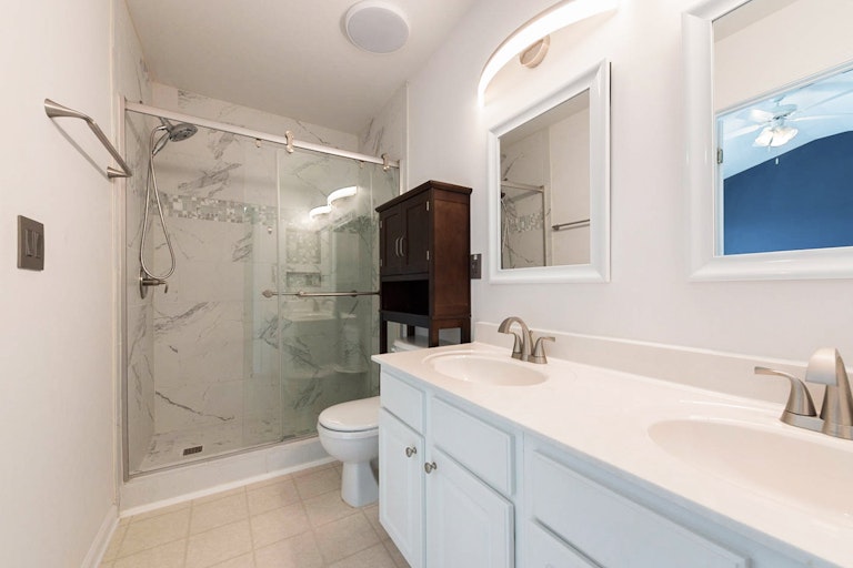 Photo 4 of 19 - 904 Sutter Gate Ln, Morrisville, NC 27560