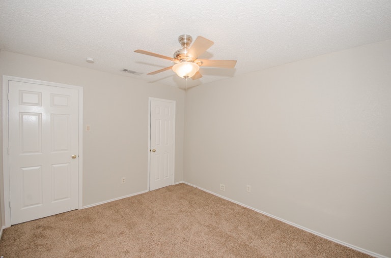 Photo 22 of 29 - 6205 Sasaki Way, Garland, TX 75043