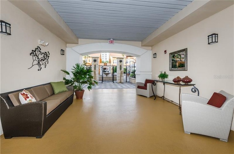 Photo 11 of 21 - 100 4th Ave S #229, Saint Petersburg, FL 33701