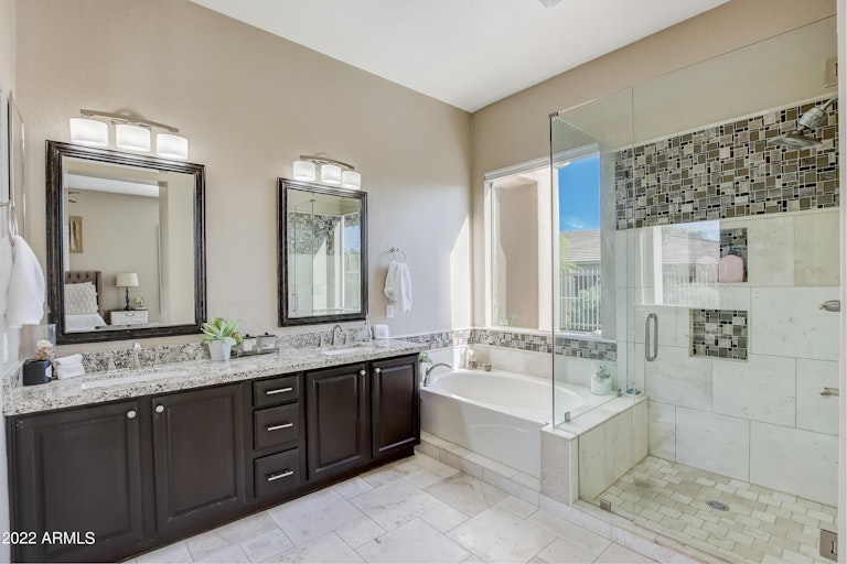Photo 31 of 57 - 5051 E Robin Ln, Phoenix, AZ 85054