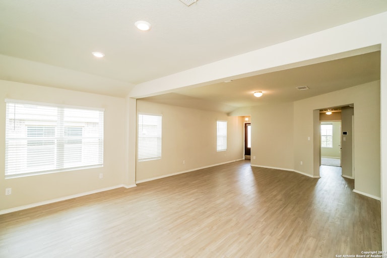 Photo 10 of 27 - 1958 Rising Sun, New Braunfels, TX 78130
