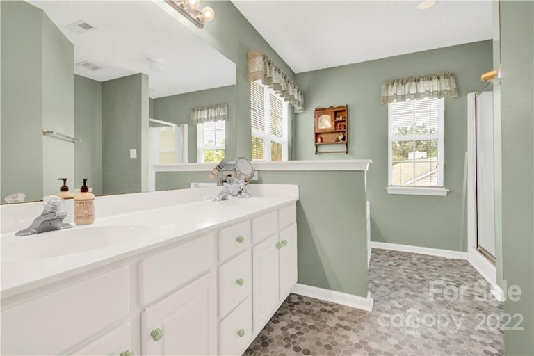 Photo 12 of 18 - 8518 Mineral Ridge Way, Charlotte, NC 28269