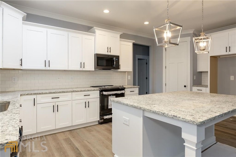 Photo 8 of 28 - 5504 Lakeview Pkwy, Villa Rica, GA 30180