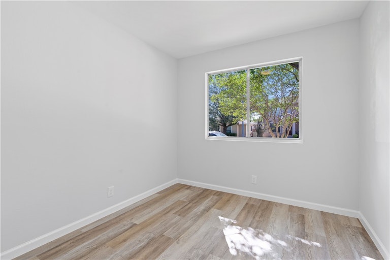 Photo 24 of 34 - 125 Segovia Way, Pflugerville, TX 78660