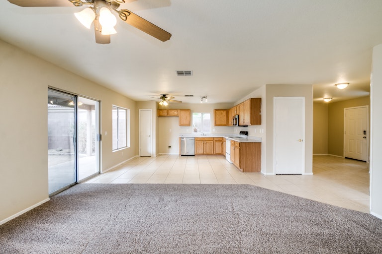 Photo 9 of 29 - 20244 N 30th Pl, Phoenix, AZ 85050
