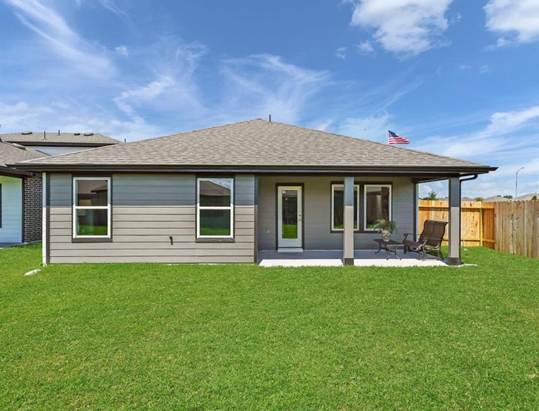 Photo 19 of 23 - 7307 Lakeway Bluff Ln, Richmond, TX 77407