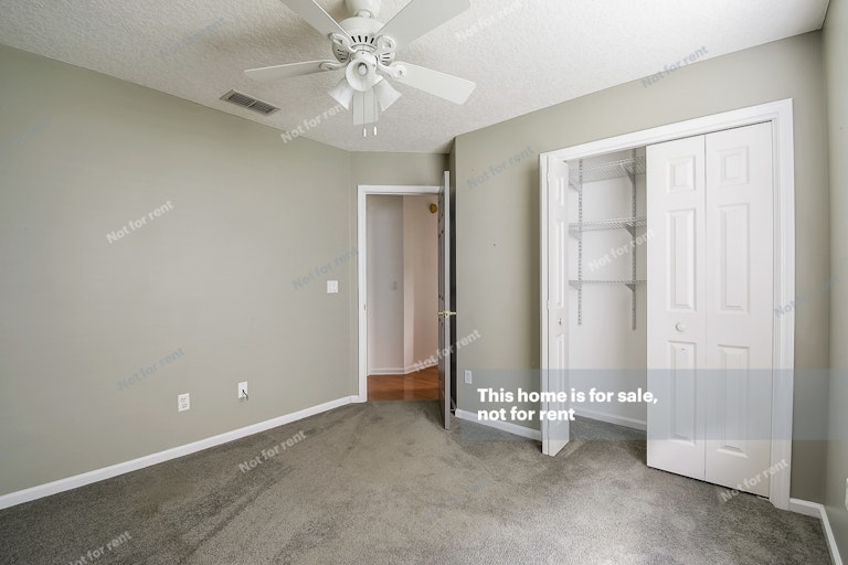 Photo 28 of 36 - 8560 Walden Glen Dr, Jacksonville, FL 32256