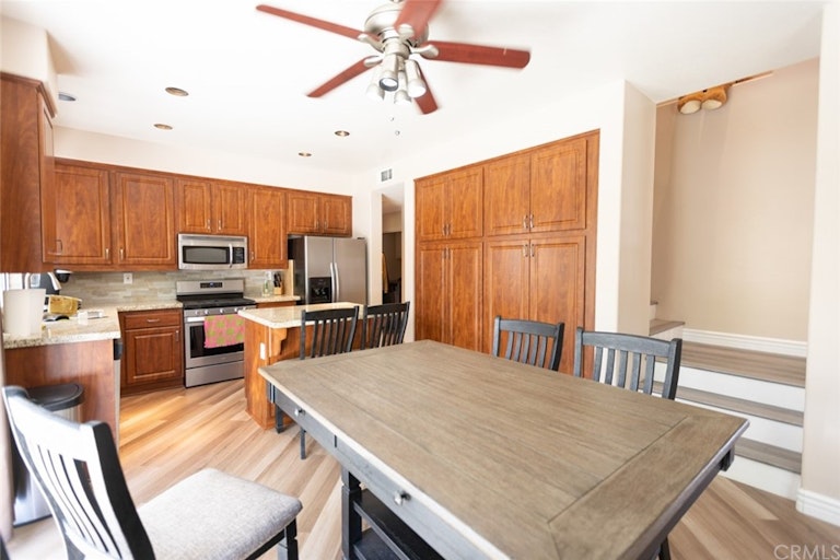 Photo 10 of 25 - 1480 Cherrywood Cir, Corona, CA 92881