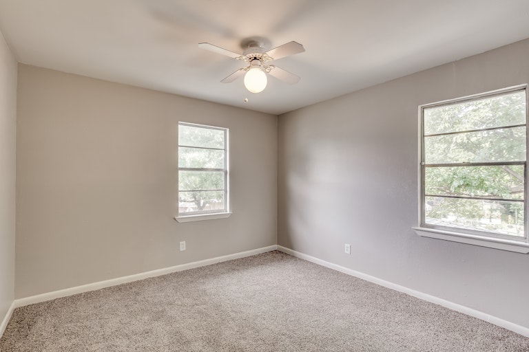 Photo 19 of 25 - 2920 Harlan Dr, Mesquite, TX 75150