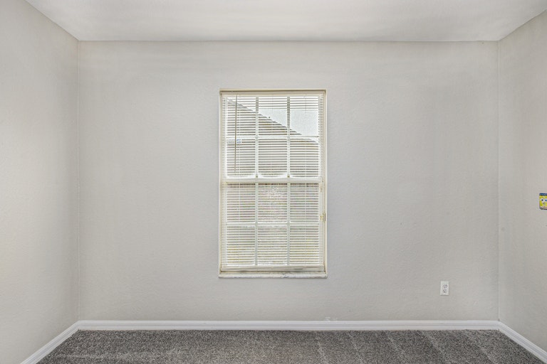 Photo 13 of 15 - 304 Arrowroot Rd, Eagle Lake, FL 33839