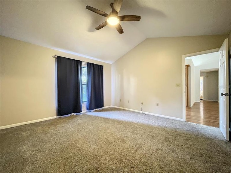 Photo 13 of 28 - 17906 Rivendel Rd, Lutz, FL 33549