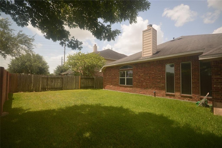 Photo 24 of 26 - 2417 Canyon Springs Dr, Pearland, TX 77584
