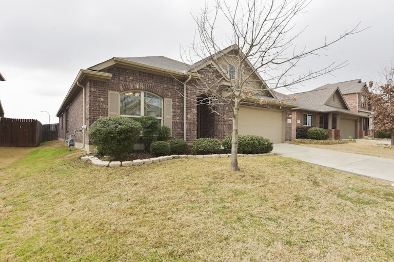 Photo 24 of 26 - 14313 Mariposa Lily Ln, Haslet, TX 76052