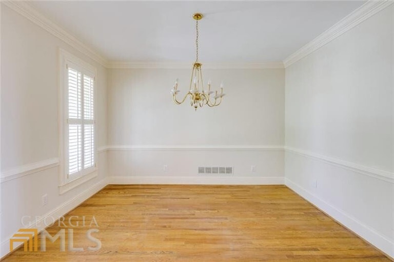 Photo 18 of 47 - 1886 Groover Rd, Marietta, GA 30062
