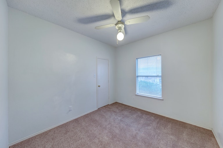 Photo 18 of 26 - 1020 Havenbrook Dr, Arlington, TX 76001