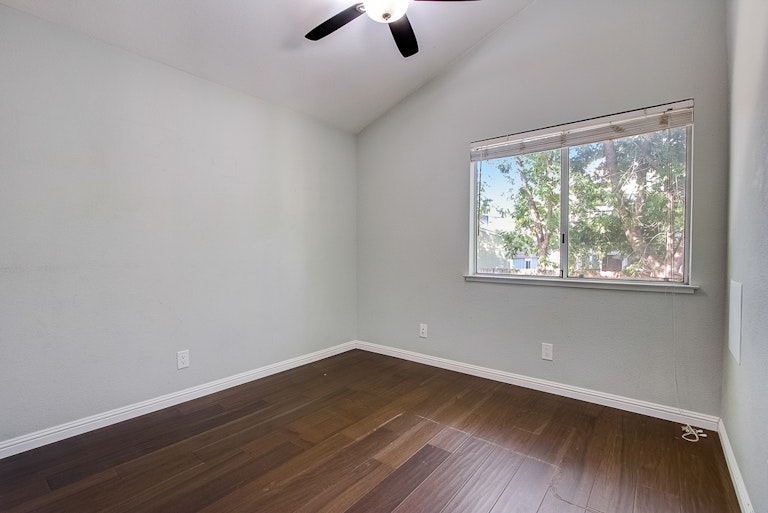 Photo 29 of 39 - 4025 Honey Rose Pl, Antelope, CA 95843