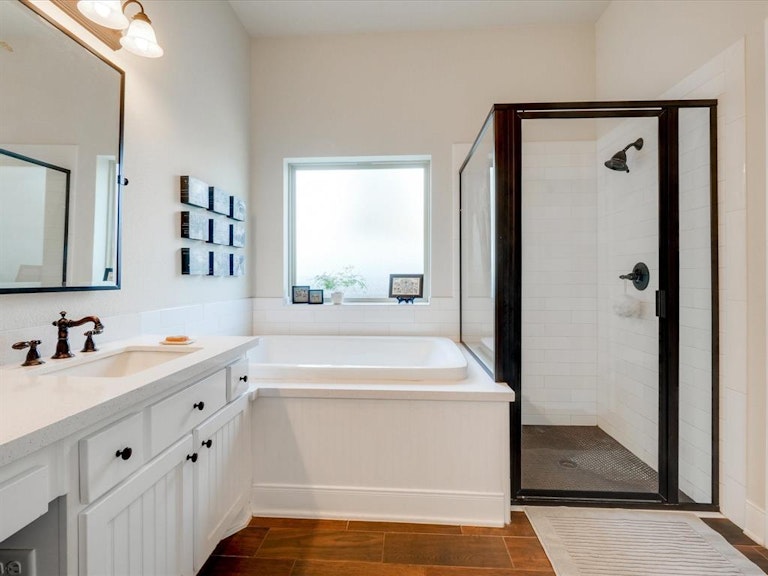 Photo 21 of 40 - 6409 Shoreline Dr, Little Elm, TX 75068