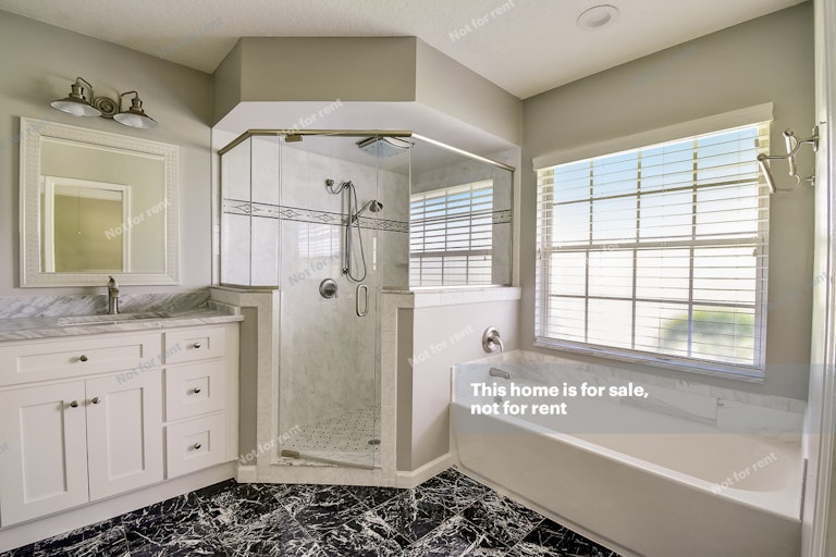 Photo 8 of 36 - 8560 Walden Glen Dr, Jacksonville, FL 32256
