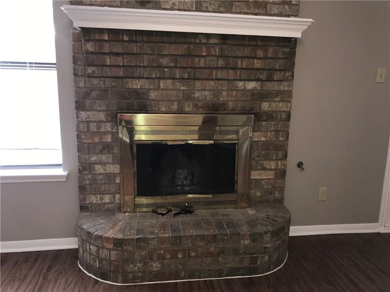 Photo 12 of 30 - 516 Tealridge Ln, Desoto, TX 75115