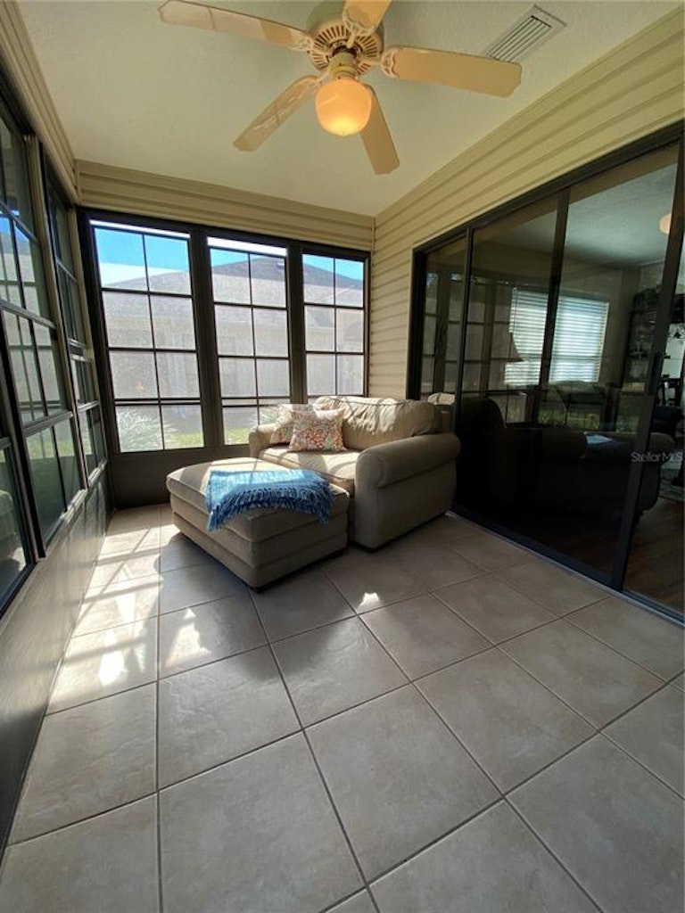 Photo 14 of 17 - 510 Baytree Blvd, Tavares, FL 32778