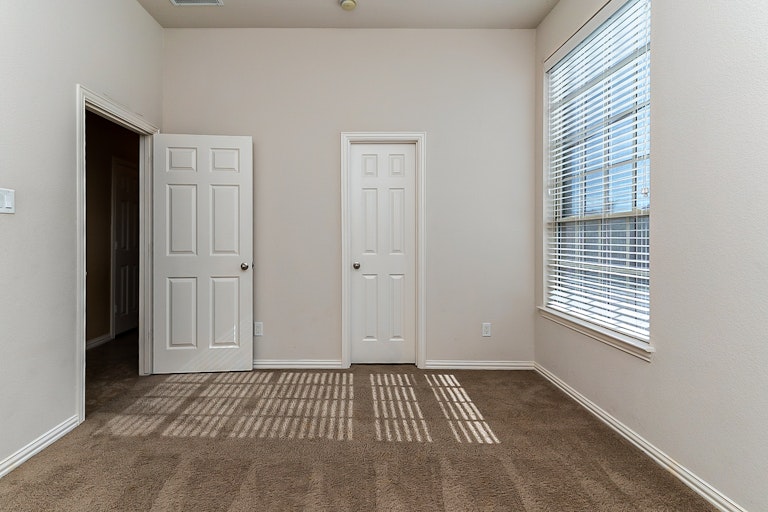 Photo 17 of 37 - 4712 Eddleman Dr, Fort Worth, TX 76244