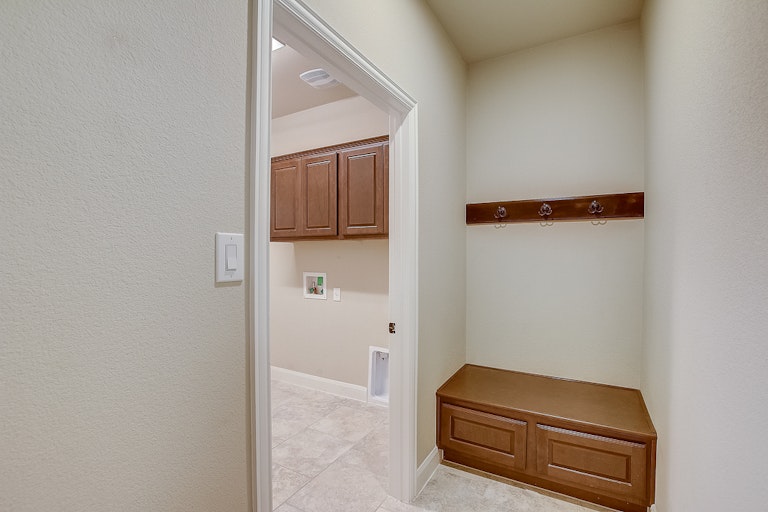 Photo 19 of 32 - 4620 Monterosa Ln, Round Rock, TX 78665