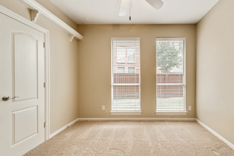 Photo 19 of 27 - 212 Hollywood Dr, Coppell, TX 75019