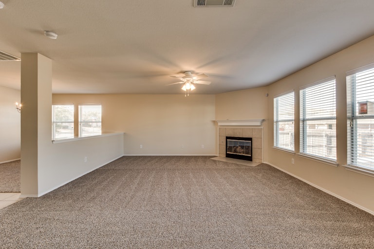 Photo 17 of 37 - 414 Hackberry Dr, Fate, TX 75087