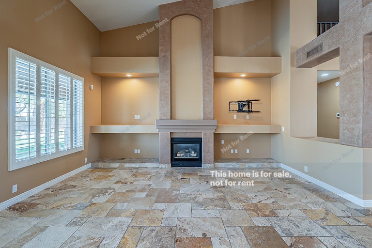 Photo 5 of 36 - 18718 N 62nd Dr, Glendale, AZ 85308