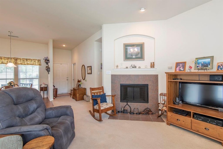 Photo 5 of 24 - 505 Hilltop Dr, Anna, TX 75409