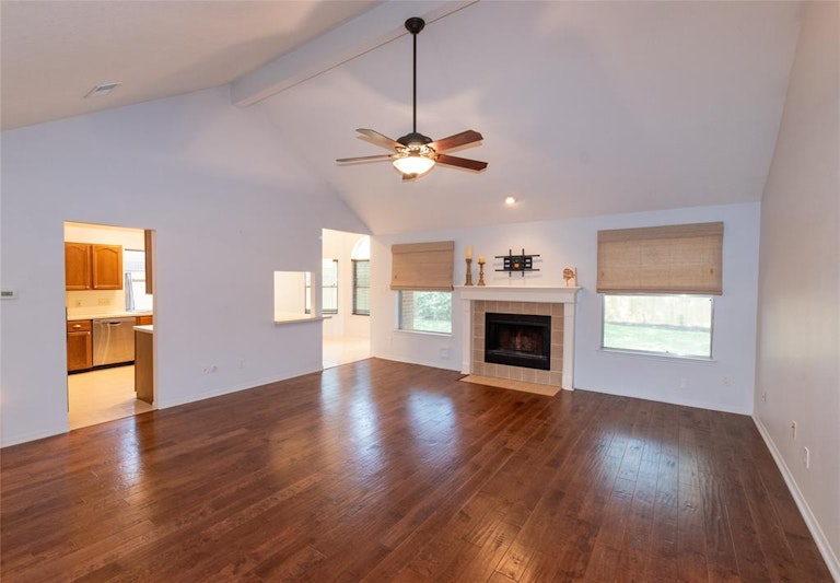 Photo 9 of 29 - 1010 Abbott Dr, Pearland, TX 77584