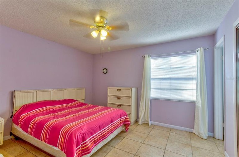 Photo 27 of 37 - 2202 Whitney Pl, Valrico, FL 33594