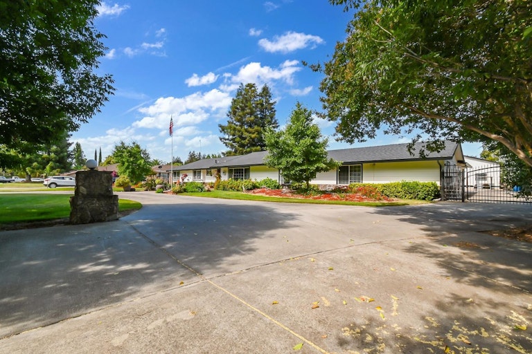 Photo 3 of 70 - 459 Wilder Ave, Yuba City, CA 95993