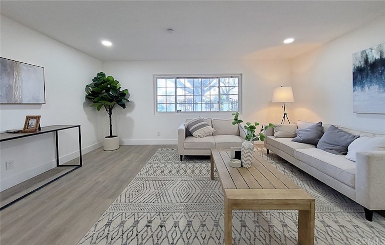 Photo 34 of 35 - 1720 W 59th St, Los Angeles, CA 90047