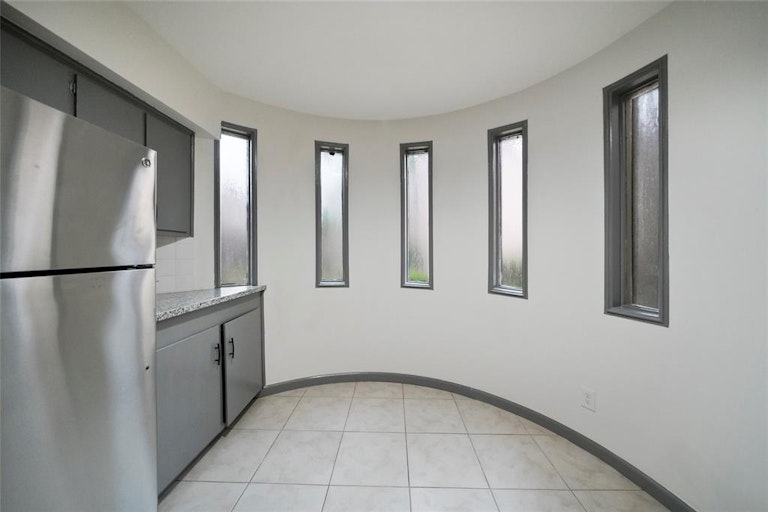 Photo 8 of 24 - 672 S Ripple Creek Dr #672, Houston, TX 77057