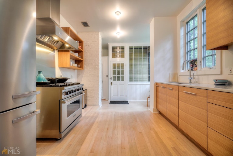 Photo 21 of 59 - 898 Briarcliff Rd NE, Atlanta, GA 30306