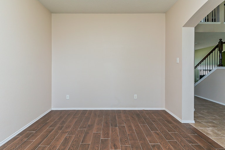 Photo 13 of 30 - 1001 Pondview Dr, Cedar Hill, TX 75104