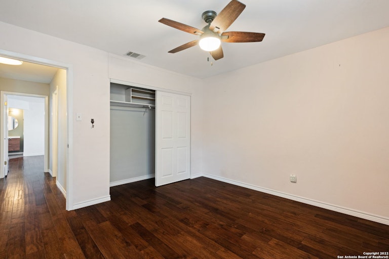 Photo 23 of 28 - 13930 Chisom Creek St, San Antonio, TX 78249