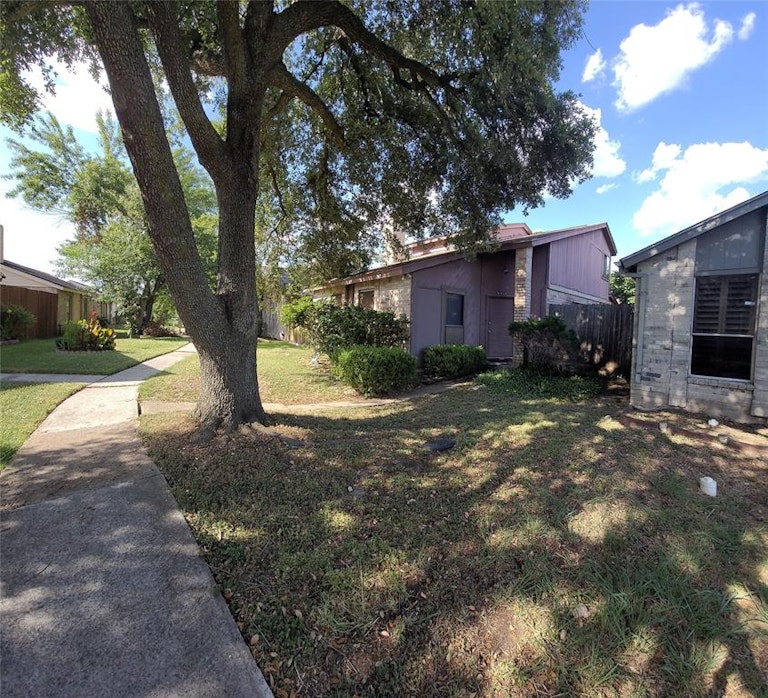 Photo 38 of 38 - 6450 Dellfern Dr, Houston, TX 77035