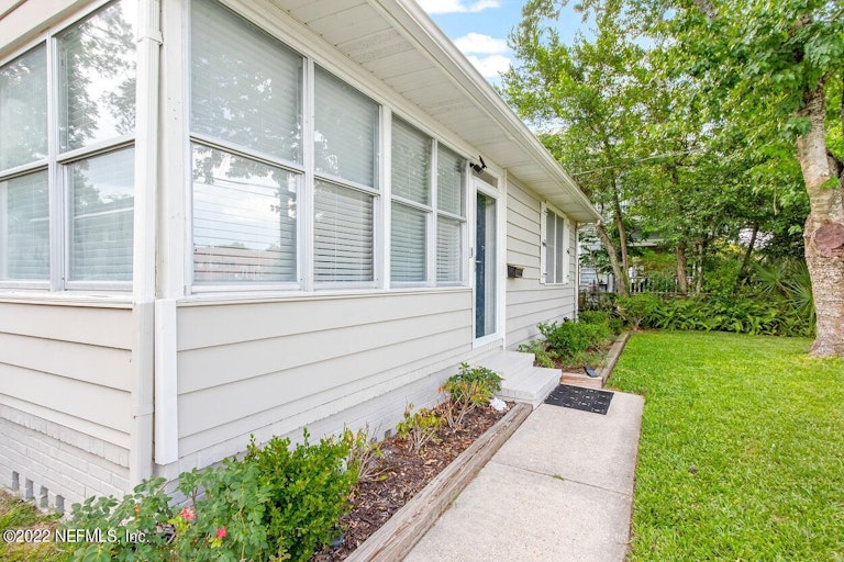 Photo 3 of 30 - 1032 Dancy St, Jacksonville, FL 32205