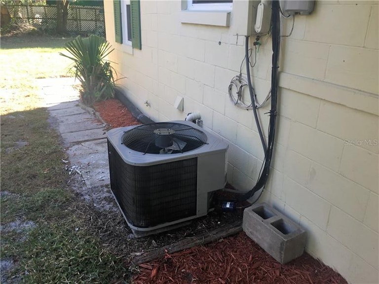 Photo 18 of 18 - 17 Palmetto Dr, Debary, FL 32713