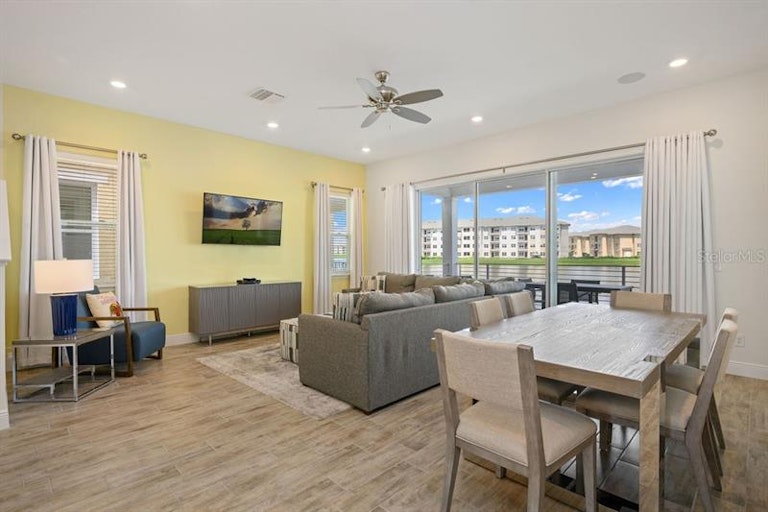 Photo 10 of 34 - 8117 SE Surf St #8117, Kissimmee, FL 34747