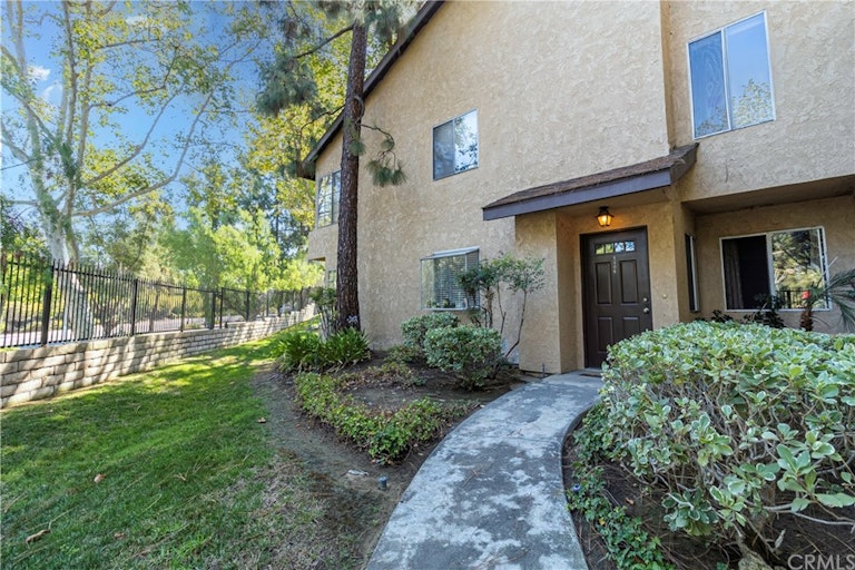 Photo 2 of 31 - 2606 Paseo Olivas, West Covina, CA 91792