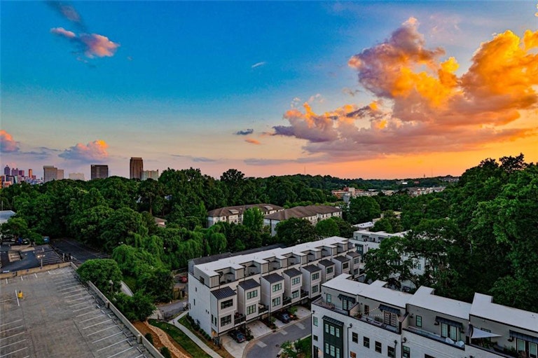 Photo 27 of 44 - 1820 Peachtree St NW #614, Atlanta, GA 30309