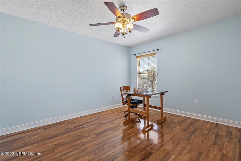 Photo 21 of 40 - 627 Battersea Dr, Saint Augustine, FL 32095