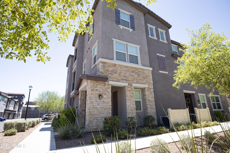 Photo 1 of 42 - 2358 E Hidalgo Ave, Phoenix, AZ 85040
