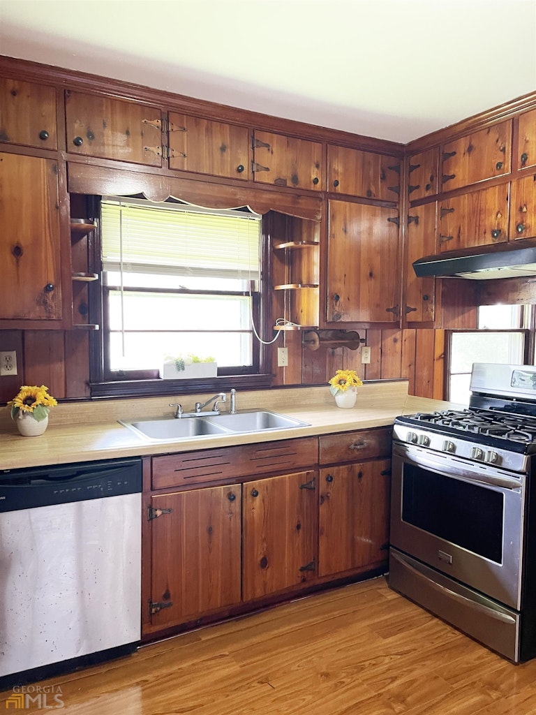Photo 7 of 17 - 1802 Lake Harbin Rd, Morrow, GA 30260